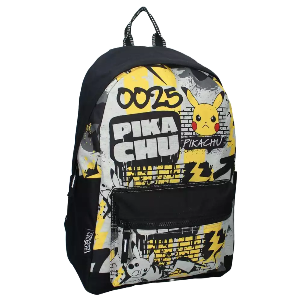 Pokémon Pikachu Rucksack Grau/Schwarz (41 cm) – Vorderansicht des Rucksacks im Graffiti-Look mit Pikachu, Elektro-Blitzen und der Nummer 025 – geeignet für TCG-Ausrüstung, Turniere und Sammlertreffen
