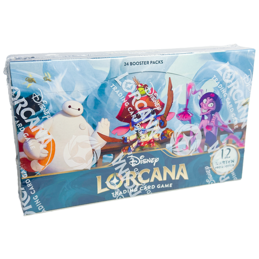 Disney Lorcana ‚Azurblaues Meer‘ Booster Display – deutsche Version – Vorderansicht des Displays mit 24 Booster Packs, featuring Jim Hawkins, Go Go Tomago, Trixi und andere Charaktere auf maritimem Hintergrund