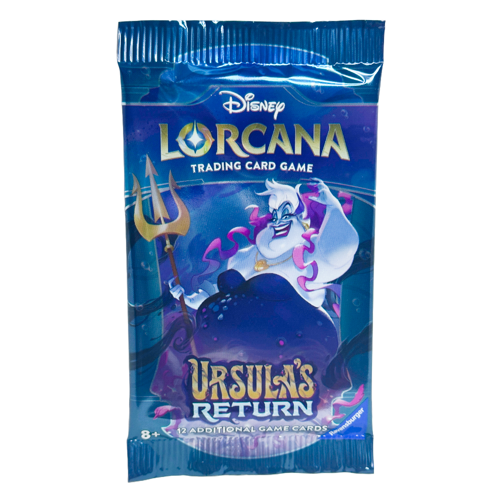 Disney Lorcana ‚Ursula's Return‘ Booster Pack – englische Version – Vorderansicht des Booster Packs mit Artwork von Ursula und anderen Charakteren auf einem mystischen Hintergrund