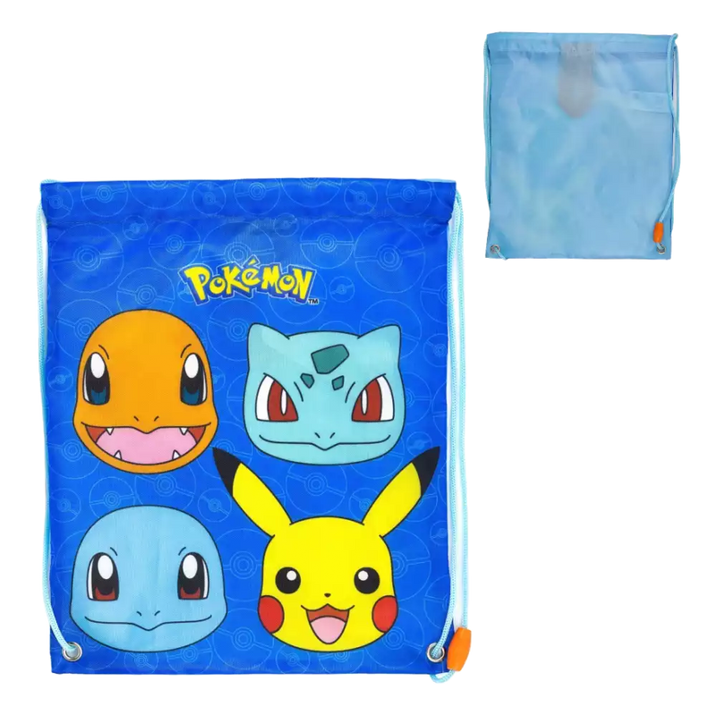 Pokémon Kanto Battle Pouch – ca. 30 cm – Tasche im Pokéball-Design mit Pikachu, Glumanda, Schiggy und Bisasam auf blauem Hintergrund, ideal für TCG-Karten und Zubehör – mit praktischen Kordelzügen für einfachen Transport