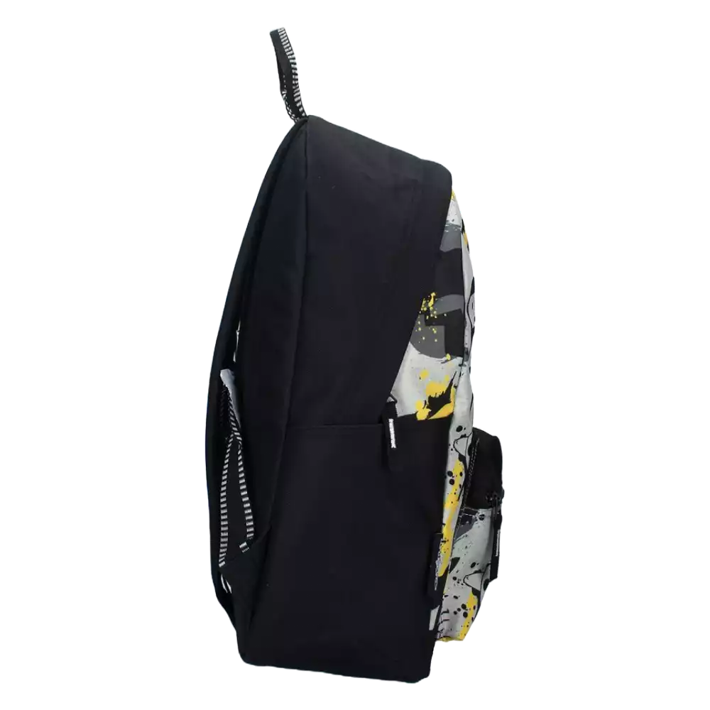 Seitenansicht des Pokémon Pikachu Rucksacks Grau/Schwarz (41 cm) mit sichtbaren Fächern und Reißverschlüssen, ideal für Sammler und Spieler