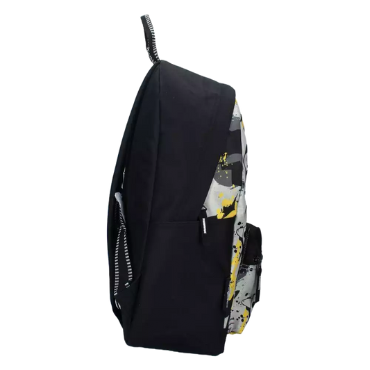 Seitenansicht des Pokémon Pikachu Rucksacks Grau/Schwarz (41 cm) mit sichtbaren Fächern und Reißverschlüssen, ideal für Sammler und Spieler